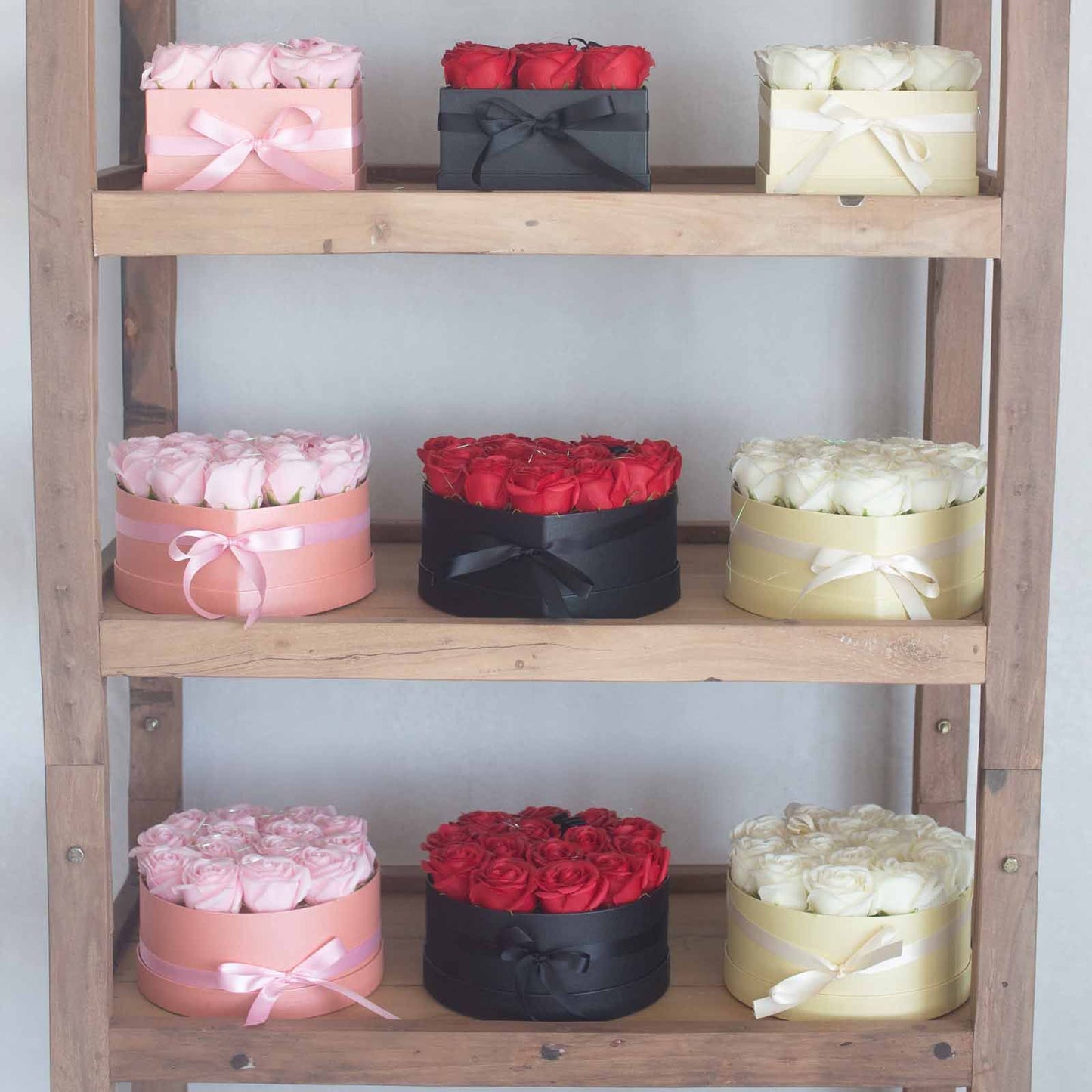 Caja de Regalo - Flor de Jabón  9 Rosas Crema - cuadrado
