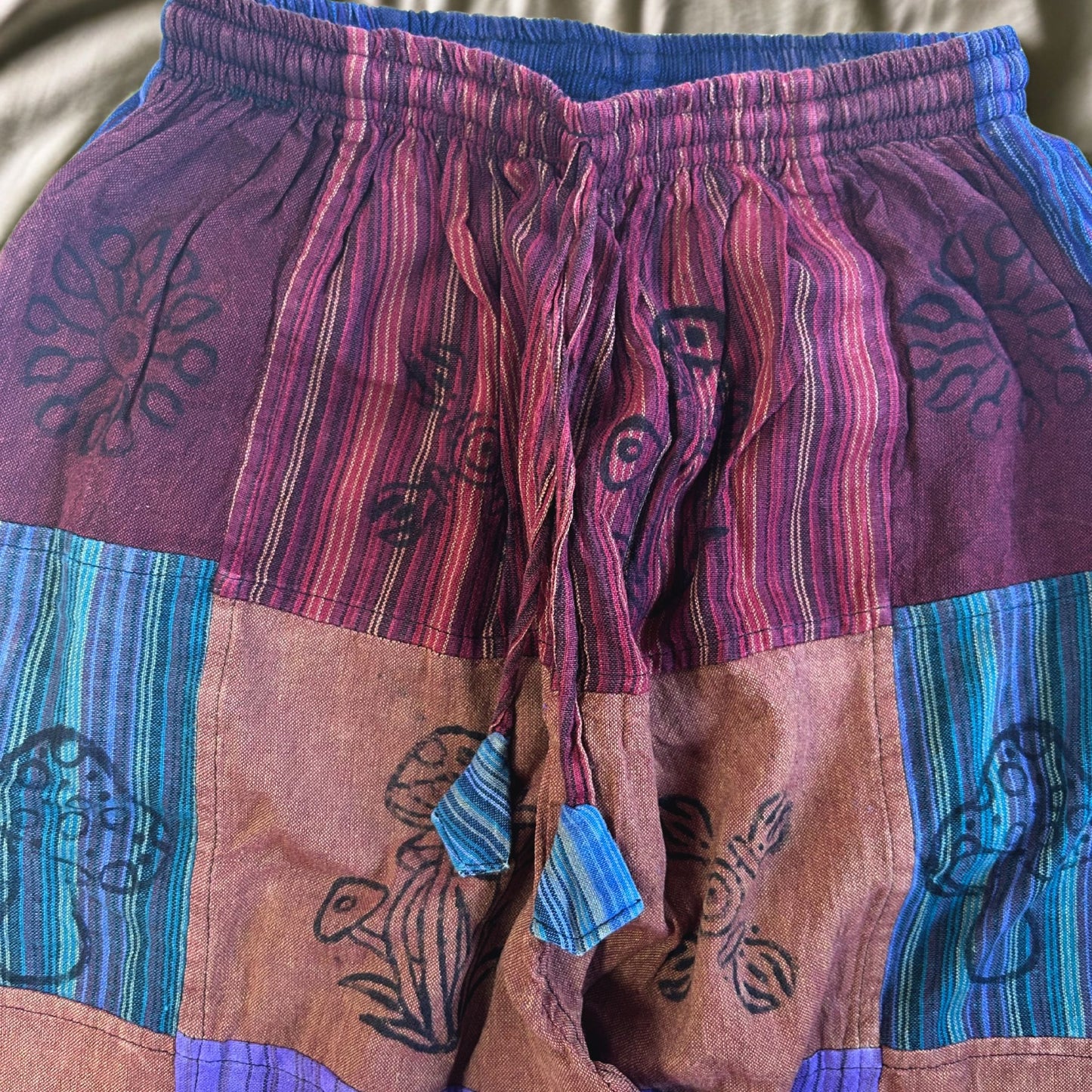 Sari Nómada - Pantalón Hongo - Diseños con Estampado en Bloque - Tonos Morados (105x127cm) S/M